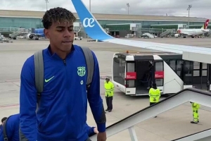 333体育|电竞-官方网站-客战马竞！巴萨全队启程前往马德里，社媒晒球员登机视频