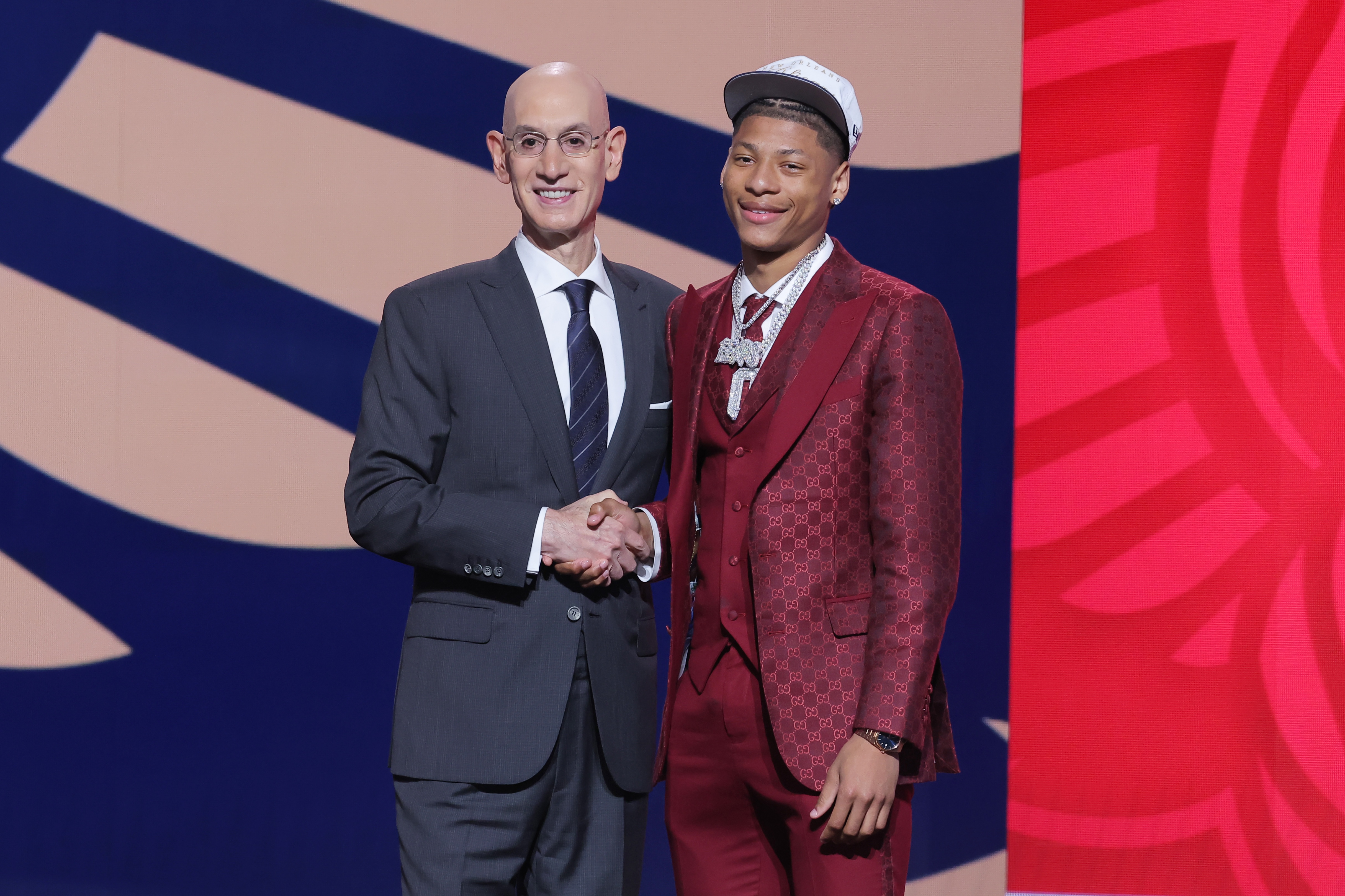 🤔没篮没串联的后卫？7号秀费尔斯21中5拿到15分2篮板 0助攻