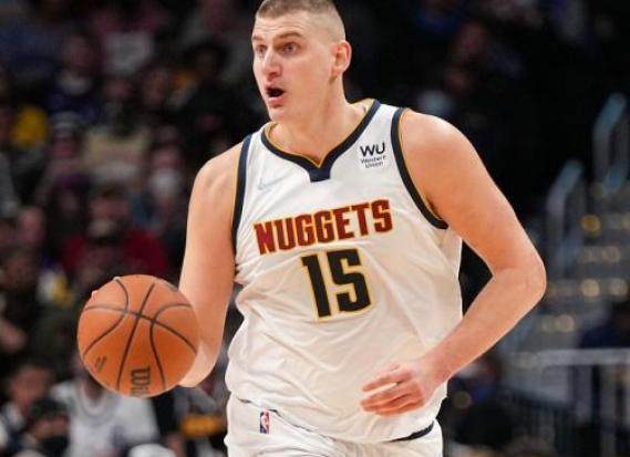 季后赛正负值排名联盟最低 约基奇被勇士彻底冰封